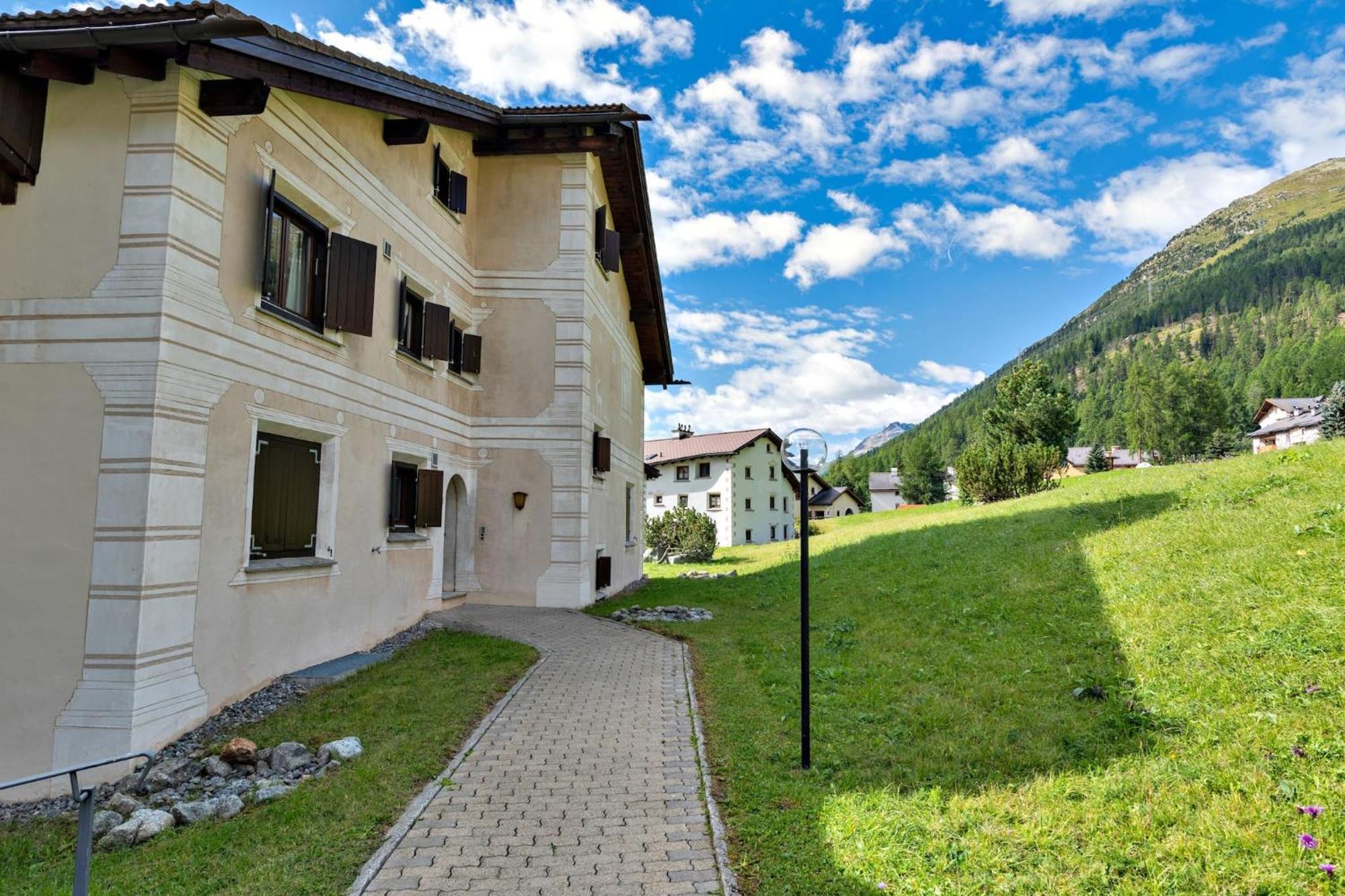 Chesa Panorama B - La Punt Apartamento Exterior foto